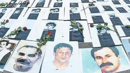 Opfer, alles Opfer. Wie viele von ihnen wurden von Schlägern mit nationalsozialistischer Gesinnung getötet? Foto: Bodo Marks/dpa