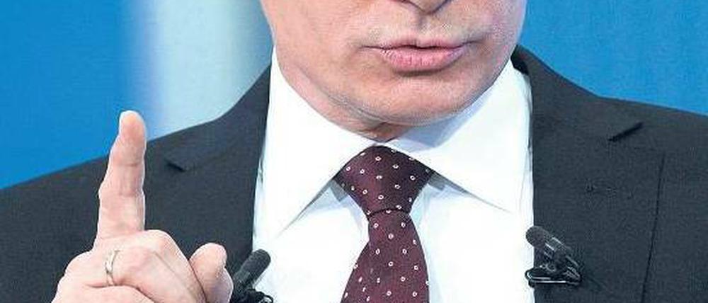 Nicht doch! Die Proteste gegen das Wahlergebnis seien „nichts Außergewöhnliches“, sagte Wladimir Putin in seiner Fernsehansprache. Foto: Alexey Nikolsky/dpa