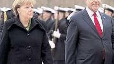 Antrittsbesuch. Angela Merkel empfängt Tunesiens Premier Hamadi Jebali von der islamistischen En-Nahda-Partei.