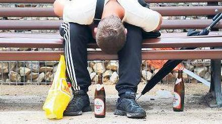 Auch wer öffentlich trinkt, geht vielen Deutschen auf die Nerven. Foto: pa/dpa