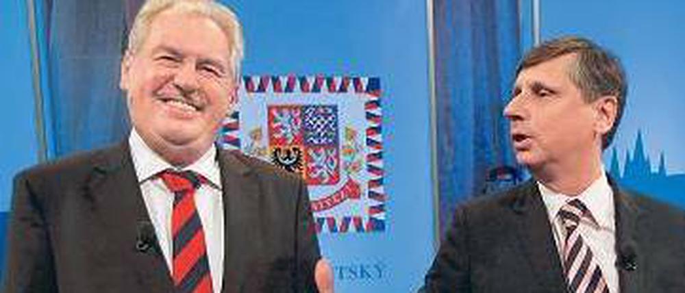 Die Ex-Premierminister Milos Zeman (links) und Jan Fischer gelten als Favoriten bei der Präsidentenwahl.