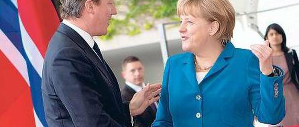 Bilaterale Begegnung. Merkel und Cameron 2012 vor dem Kanzleramt. Foto: dpa