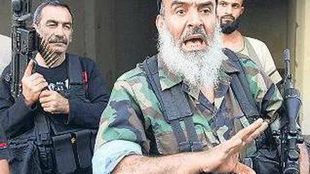 Parteigänger des Diktators: Sunnitische Salafisten haben sich in den vergangenen Tagen heftige Gefechte mit libanesischen Gegnern Assads geliefert. Foto: AFP