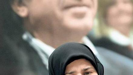 Neue Wahlfreiheit. Nachdem das Verschleierungsverbot bereits an Universitäten aufgehoben wurde, dürfen Frauen nun auch im öffentlichen Dienst Kopftuch tragen.Foto: Sedat Suna/dpa