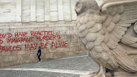 Rote Botschaft: In Athen erinnert ein Graffito an einen linken Rapper, der vor ein paar Wochen von einem Neonazi erstochen wurde. Foto: John Kolesidis/Reuters