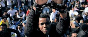 „Wir sind keine Kriminellen“. Mit einer beispiellosen Protestwelle haben Asylsuchende vor allem aus dem Sudan und Eritrea, aber auch einigen anderen afrikanischen Staaten in ganz Israel gegen ihre triste Lage demonstriert. 