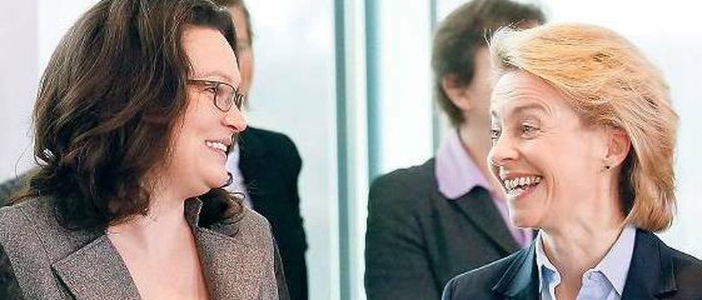 Noch läuft’s nicht rund. Arbeitsministerin Andrea Nahles (SPD) und Verteidigungsministerin Ursula von der Leyen (CDU). Foto: Fabrizio Bensch/Reuters