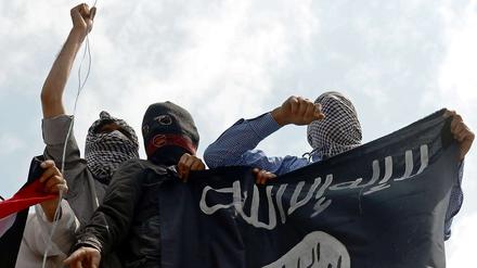 In Irak und Syrien schließen sich zunehmend deutsche Dschihadisten islamistischen Terrormilizen an. 