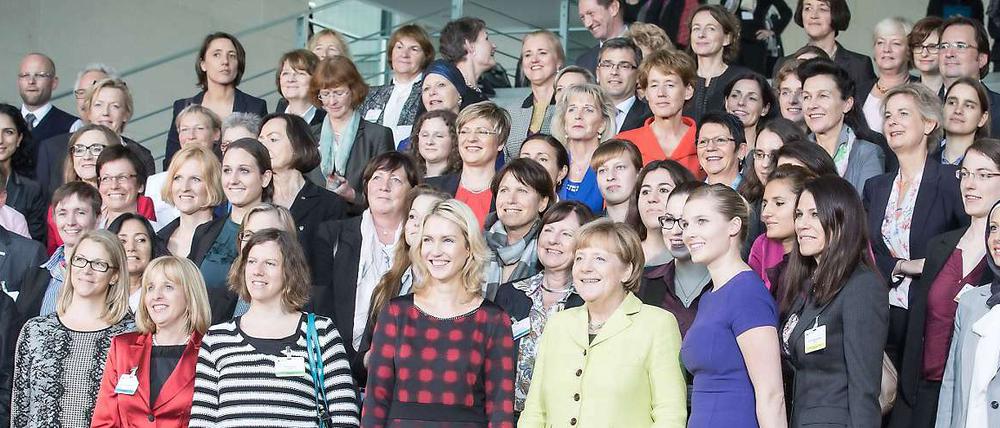 Unter sich. Weibliche Führungskräfte beim Frauen-Gipfel im Kanzleramt mit Bundeskanzlerin Angela Merkel (CDU).