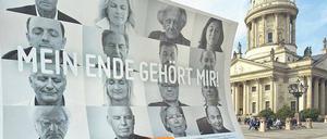 Pro Selbstbestimmung. Mit einer Aktion für die aktive Sterbehilfe versucht die Giordano-Bruno-Stiftung in Großstädten wie Berlin oder Frankfurt am Main Aufmerksamkeit zu erregen.