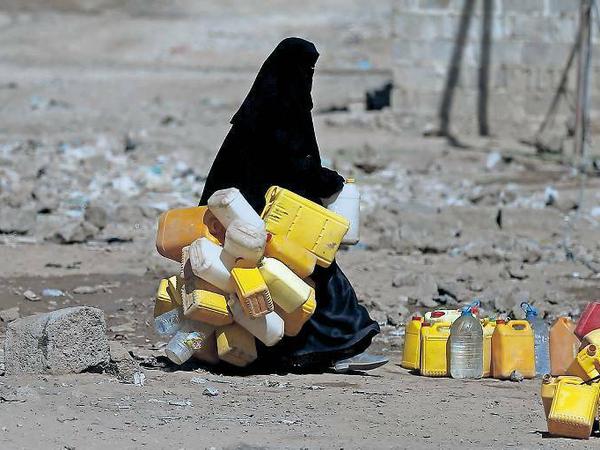 Rares Gut. Sauberes Trinkwasser ist im Jemen Mangelware.