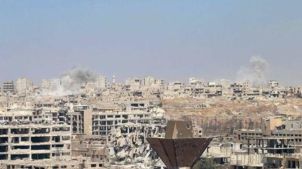 Aleppo brennt. Über dem von Rebellen gehaltenen Viertel Leramun steigt Rauch auf. Im benachbarten Bani Zeid, das ebenfalls von Rebellen gehalten wird, kam es Ende Juli zu schweren Kämpfen.