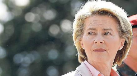Ursula von der Leyen (CDU) rechnet mit weiteren Enthüllungen über rechtsradikale Vorkommnisse in der Bundeswehr. 