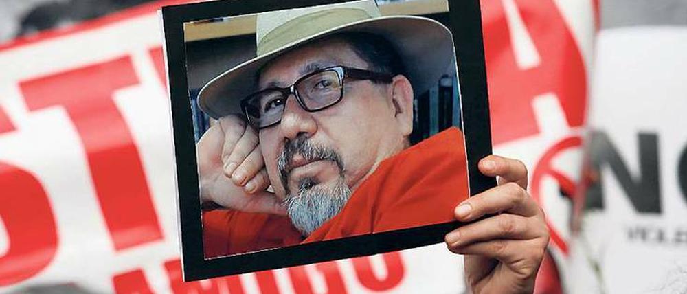 Gedenken. Protest mit einem Bild des getöteten Journalisten Javier Valdez. 