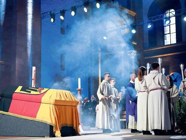 1500 Gäste feierten Abschied von Helmut Kohl im Dom.