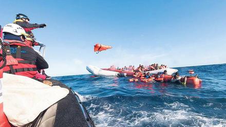 Rettungseinsatz. Allein an einem einzigen Tag Ende Januar wurden 800 Menschen geborgen, die die europäische Küste zu erreichen versuchten. 
