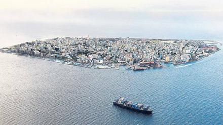 Gefährdet. Für die flachen Inseln der Malediven ist der steigende Meeresspiegel ein massives Problem.