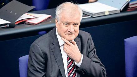 Will 100 neue Stellen für „Heimat“: Innenminister Horst Seehofer. 