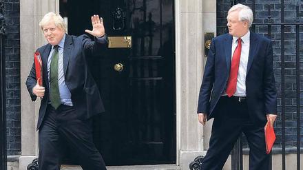 Zurückgetreten: Außenminister Boris Johnson, Brexit-Minister David Davis.