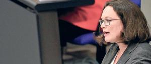 In der Kritik: SPD-Chefin Andrea Nahles muss die Maaßen-Entscheidung mitverantworten – und will sie nun korrigieren. 