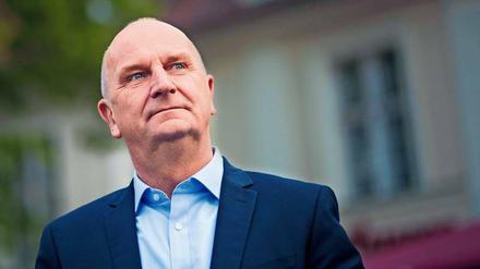 Nochmal gut gegangen. Dietmar Woidke, SPD, kann in Brandenburg weiterregieren. 