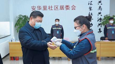 Messung beim Parteichef: Xi Jinping informiert sich über die Maßnahmen im Kampf gegen das Coronavirus. 