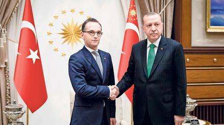 Reserviert. Heiko Maas beim letzten Besuch 2018 bei Erdogan. 