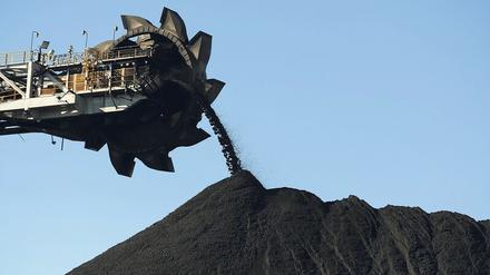 Australien verfügt über die drittgrößten Kohlereserven der Welt und ist der zweitgrößte Exporteur, etwa über den Hafen von Newcastle. Dass die Regierung umschwenken will, nehmen ihr viele Beobachter nicht ab.