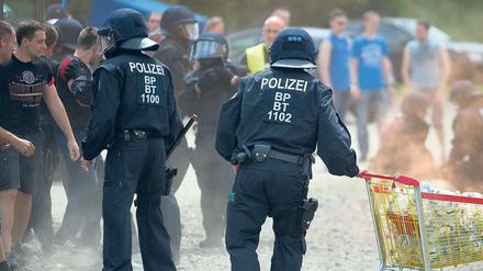 Ordnung schaffen soll die Bundespolizei, auf Bitten der Länder. Deshalb seien sie verantwortlich, meint der Bund. Foto: Swen Pförtner/dpa