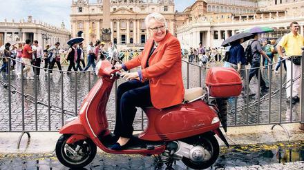 Römisches Lebensgefühl. Annette Schavan hat sich eine Vespa angeschafft. Manchmal fährt die Botschafterin mit dem Roller auch zum Petersplatz. 