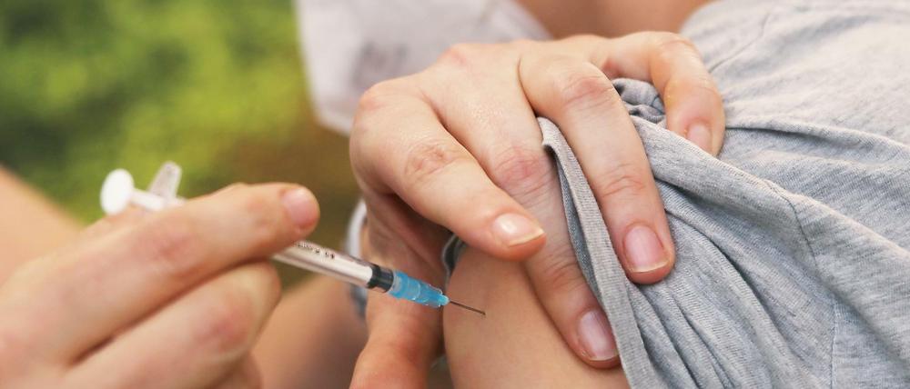 Kinder ab zwölf Jahren können eine Booster-Impfung von Biontech bekommen - für Jüngere besteht diese Möglichkeit noch nicht.
