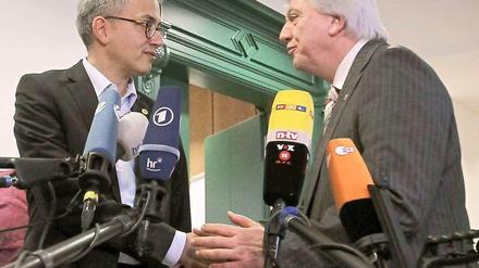 Tarek Al-Wazir (grüne) und Volker Bouffier (CDU) hier nach einem Sondierungsgespräch.