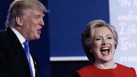 Clinton hat gut lachen vor der zweiten TV-Debatte gegen Trump. 