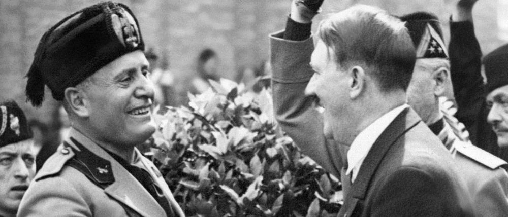 Hitler und Mussolini 1934 in Venedig. Als die faschistische Achse neun Jahre später brach, überzog NS-Deutschland Italien mit Terror.