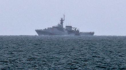 Britische Militärschiffe patrouillierten am Donnerstag vor der Küste der Kanalinsel Jersey. 