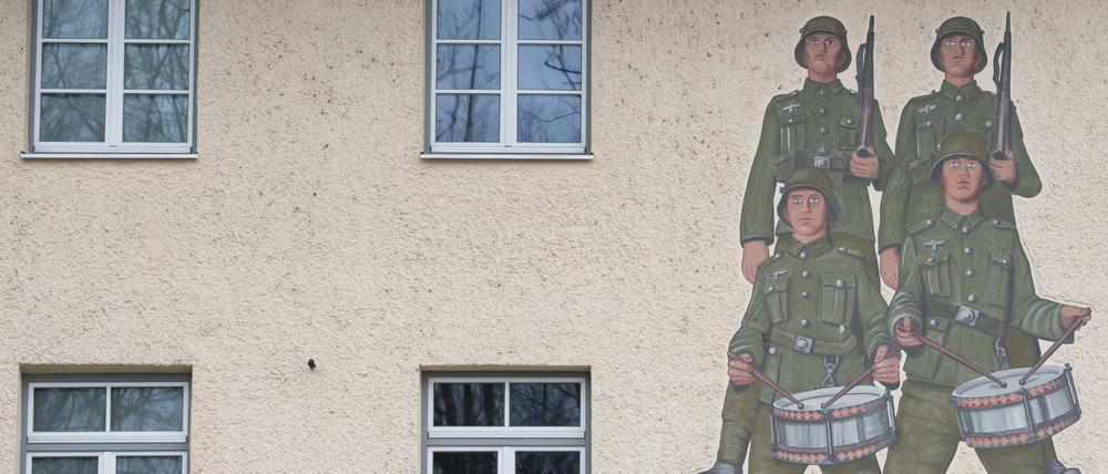 Die Hauptwache an der Hochstaufen-Kaserne in Bad Reichenhall (Bayern). Im Fall der mutmaßlichen sexuellen Belästigungen eines Soldaten durch Vorgesetzte bei den Gebirgsjägern der Bundeswehr stehen die Ermittlungen der Staatsanwaltschaft in Traunstein ganz am Anfang.
