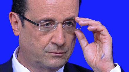 Frankreichs Präsident Hollande schließt einen Militäreinsatz in Syrien mit UN-Mandat nicht aus. 