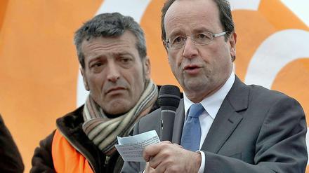 Der französische Präsidentschaftskandidat François Hollande bei einer Demonstration von Stahlarbeitern