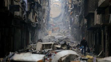 Die syrische Metropole Aleppo wurde durch russische Bombardements in Schutt und Asche gelegt.