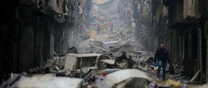 Die syrische Metropole Aleppo wurde durch russische Bombardements in Schutt und Asche gelegt.