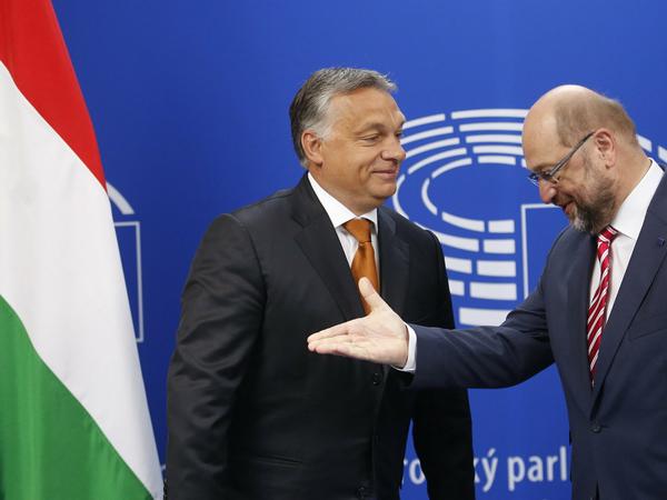 Uneinig in der Richtung. EU-Parlamentspräsident Martin Schulz (r.) und der ungarische Staatschef Viktor Orban haben nicht nur in der Flüchtlingspolitik Meinungsunterschiede.
