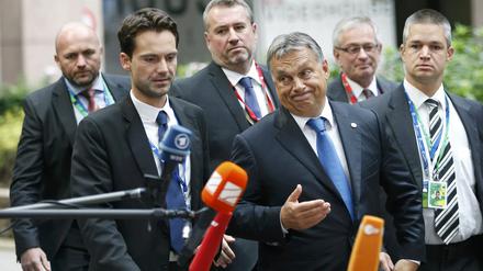 Ungarns Ministerpräsident Viktor Orban (Mitte) beim EU-Sondergipfel in Brüssel. 