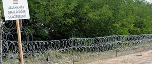 Ungarns Grenze ist mit einem Zaun gesichert. 