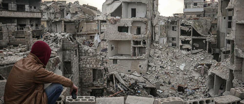 Zerstörtes Land. Viele Gebiete in Syrien sind durch Bombardements kaum noch bewohnbar. Millionen sind zu Flüchtlingen geworden.