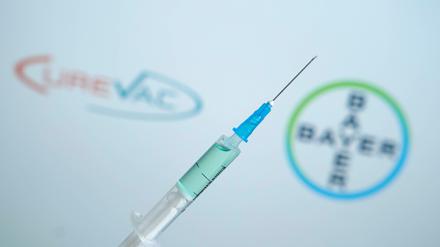 Kräfte bündeln im Kampf gegen Corona: Die Pharmaunternehmen Bayer und Curevac kooperieren bei der Impfstoff-Produktion.