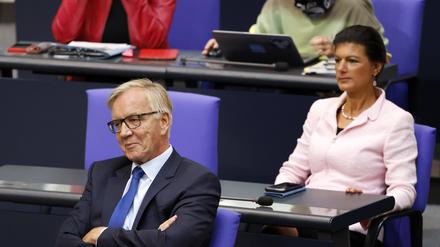 Nach dem Rückzug von Dietmar Bartsch vom Vorsitz der Linken-Fraktion im Deutschen Bundestag hat Parteikollegin Sahra Wagenknecht die Führung der Linken im Bund kritisiert (Archivbild).