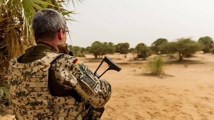 Bundeswehrsoldat auf Patrouille im malischen Gao