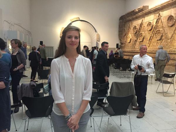 Lena-Marie Vahl (18) hat im vergangenen Jahr Abitur gemacht. Seither absolviert sie ein Freiwilliges Kulturelles Jahr im Museum für Islamische Kunst in Berlin. Im September geht sie für ein weiteres Freiwilliges Jahr nach Israel. 