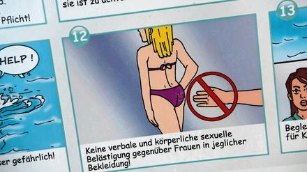 Infokampagne der Münchner Bäder - die Verhaltensregeln gibt es in mehreren Sprachen, unter anderem auf Arabisch