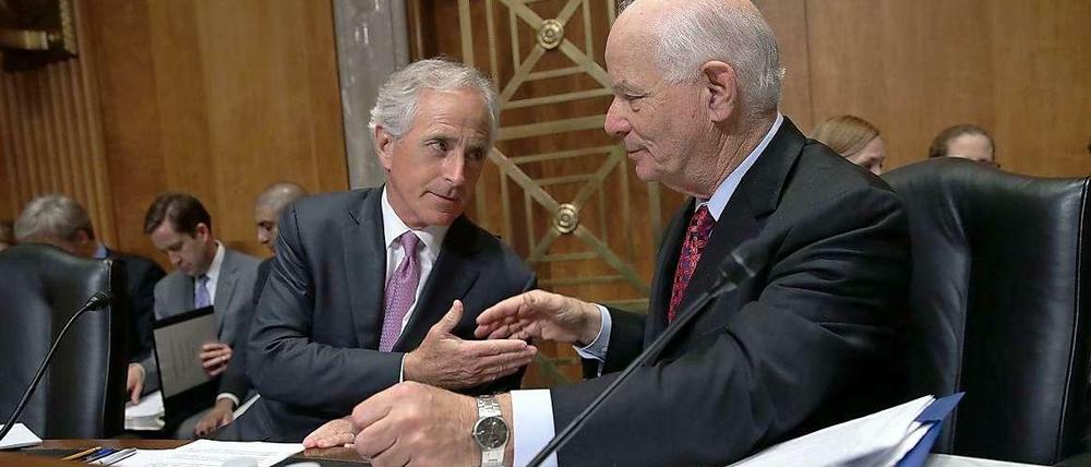 Deal: Der Republikaner Bob Corker (l.) und der demokratische Senator Ben Cardin einigten sich am Dienstag auf den Iran-Kompromiss.